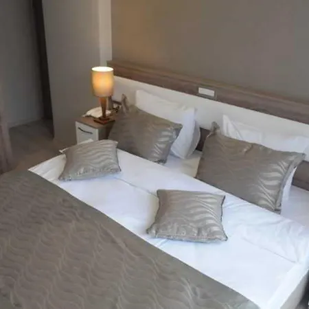 Hotell Alphonse 3*