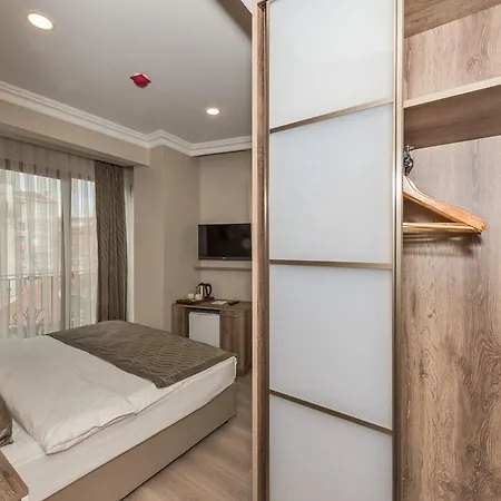 Alphonse Hotel 3*