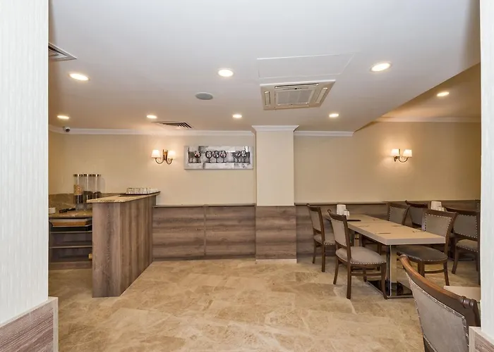 Alphonse Отель 3*