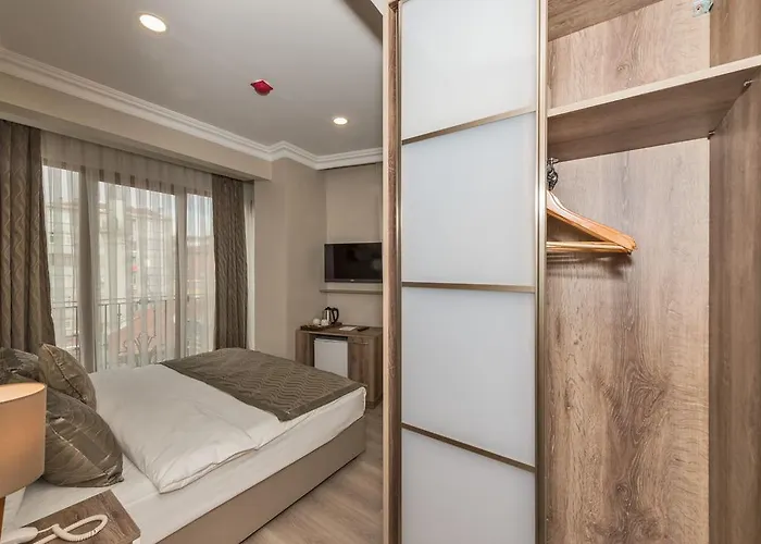 Alphonse Отель 3*