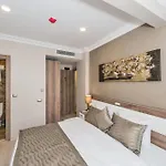 Отель Alphonse 3*