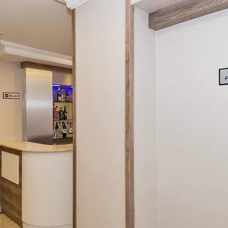 Alphonse Hotel 3*